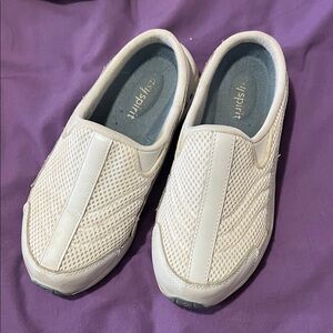 Easy Spirit White Mesh Slip-On Sneakers